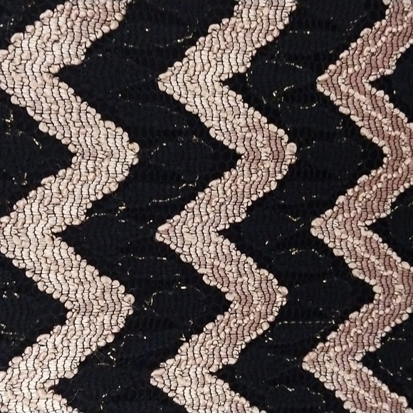 Black and cold chevron candies dress - Picture 2 of 3